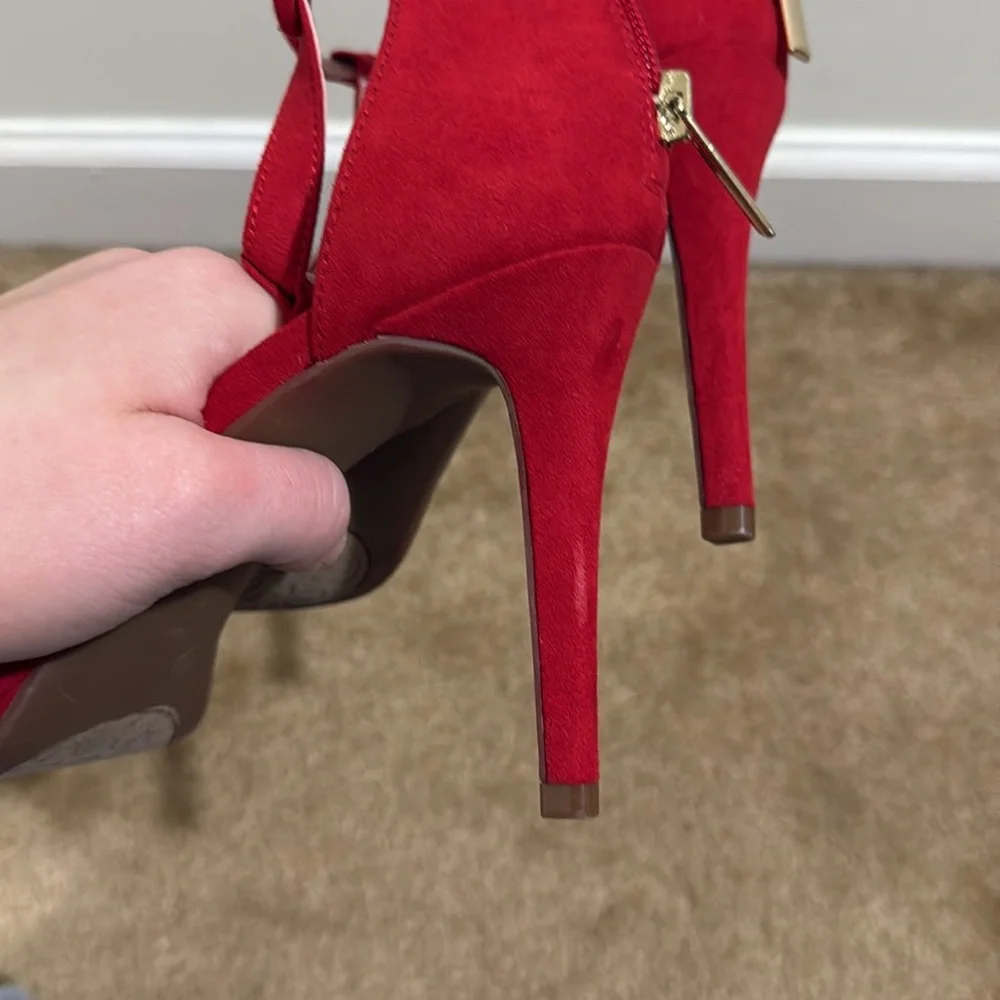 Heels! - Picture 4 of 4
